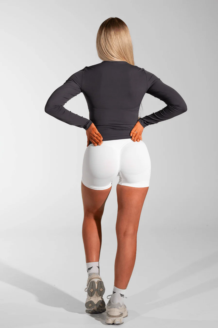 Classy Seamless Long Sleeve Compression Tee Charcoal Grey - Image 5