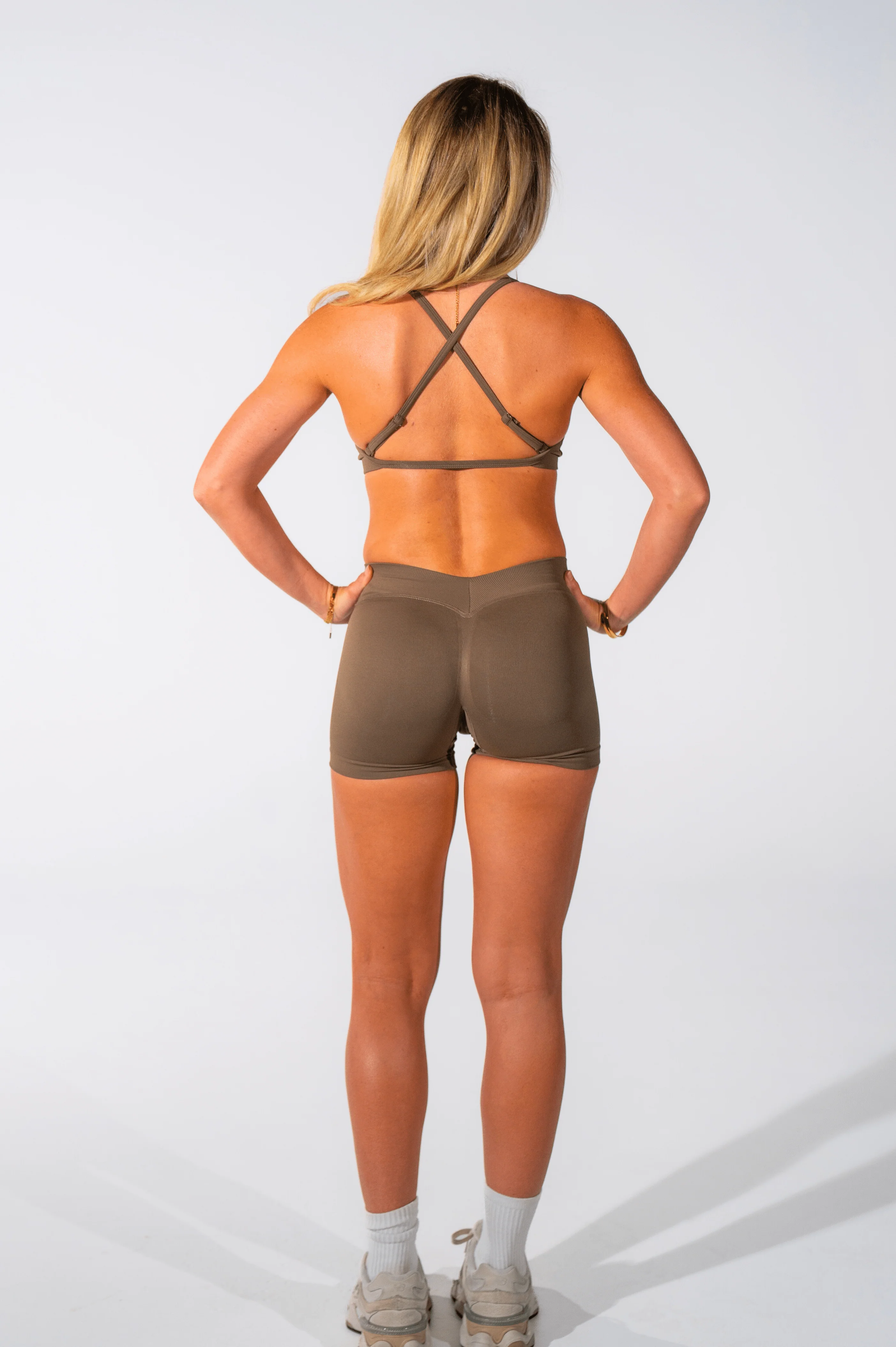 Club Athletica Sculptura Seamless Crop Top Coffee Brown - Image 7